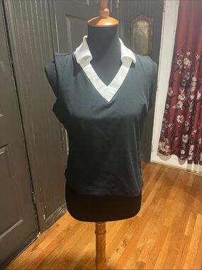 Sleeveless V-Neck Tank Top with White Collar - Black
